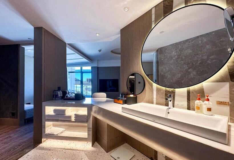 سوئیت جونیور با تخت بزرگ, Crowne Plaza Chongli Resort, An Ihg