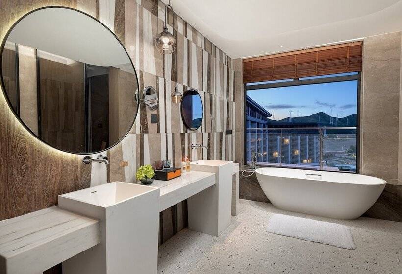 اتاق پریمیوم با چشم‌انداز دریاچه, Crowne Plaza Chongli Resort, An Ihg