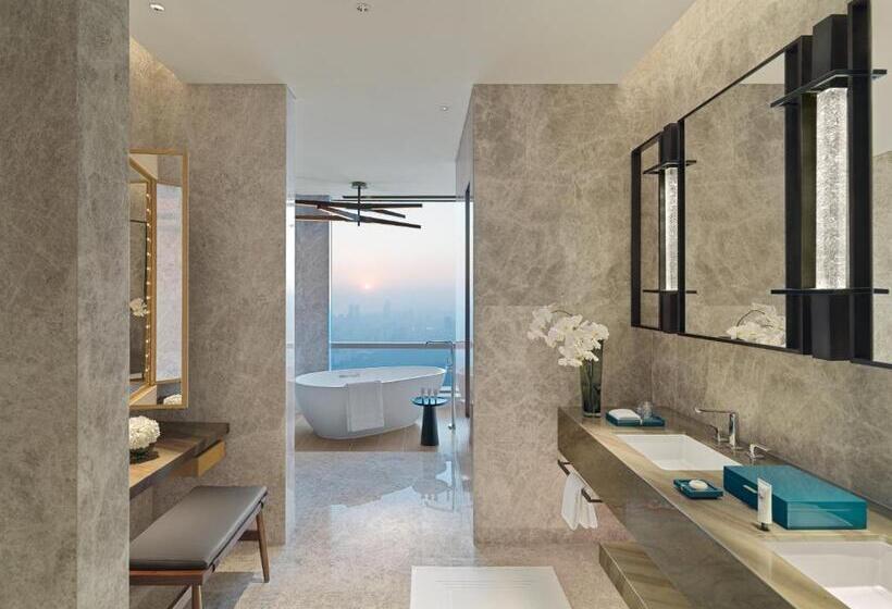 Deluxe Suite King Bed, Mandarin Oriental Shenzhen