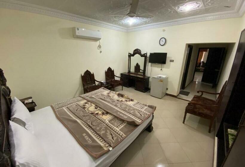 اتاق لوکس, Shelton Palace