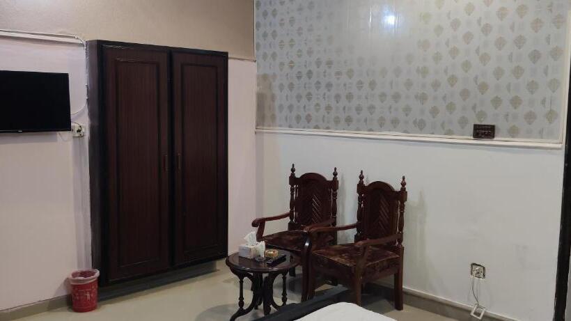 اتاق لوکس یک تخته, Shelton Palace