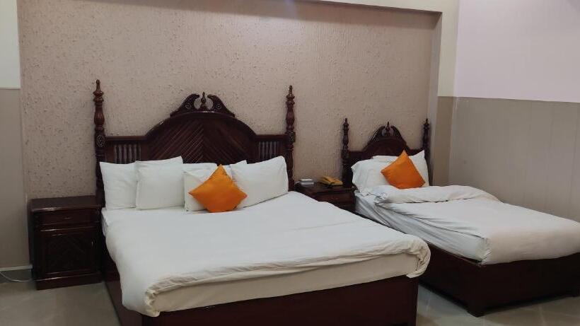 اتاق لوکس خانوادگی, Shelton Palace