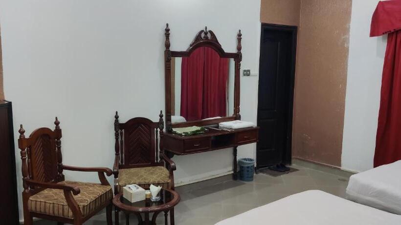 اتاق لوکس, Shelton Palace