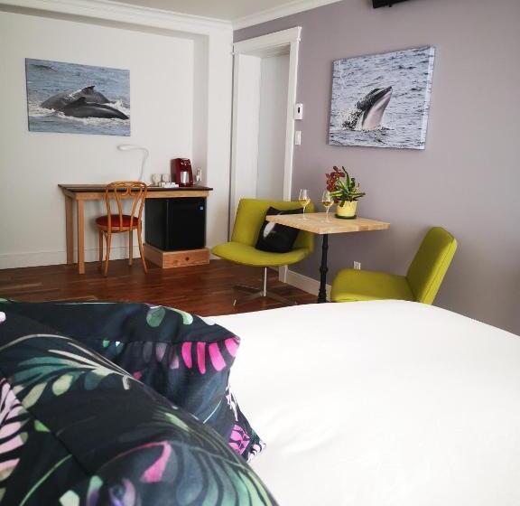اتاق استاندارد با بالکن, Au Cachalot Caché Le Gîte Hôtel