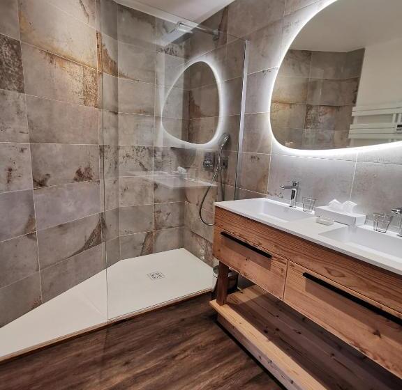 اتاق استاندارد با بالکن, Chalet Jardin D Angèle Chambres D Hôtes
