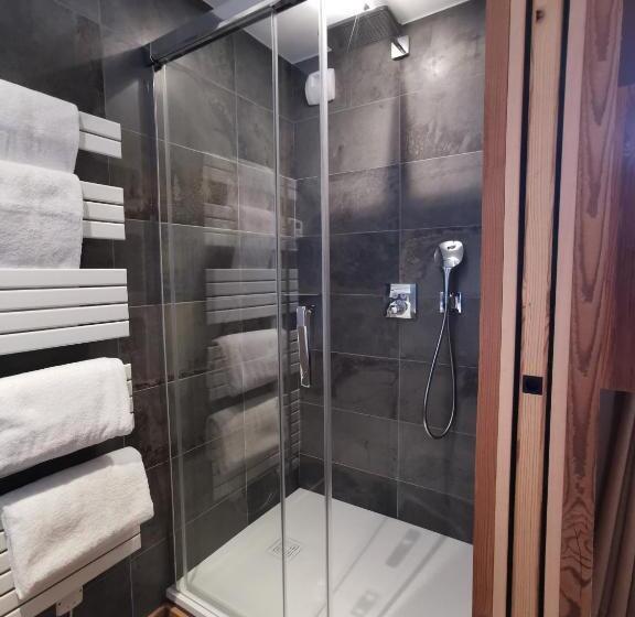 اتاق استاندارد با چشم‌انداز کوهستان, Chalet Jardin D Angèle Chambres D Hôtes