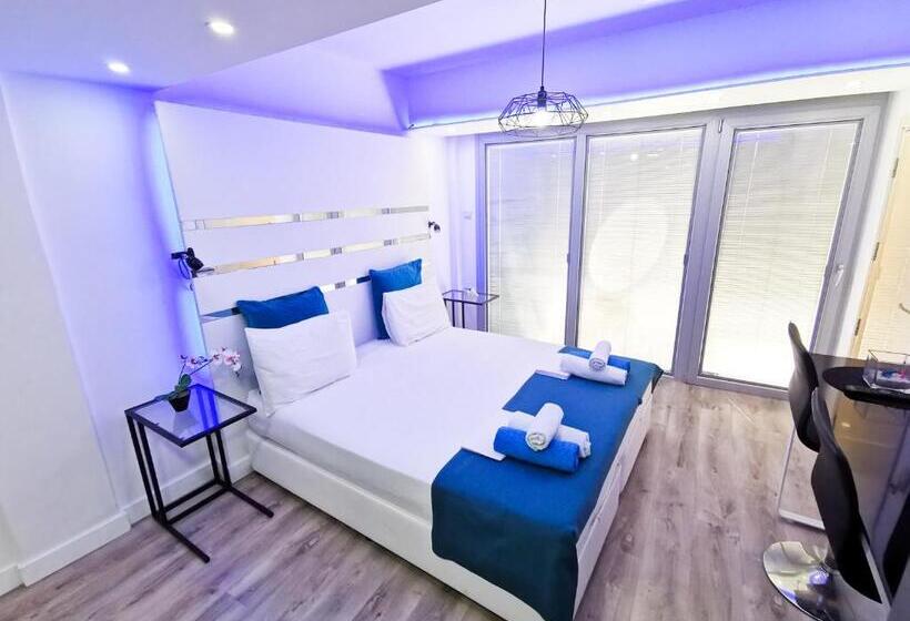 استودیو استاندارد با چشم‌انداز باغ, Mariandry Apartments