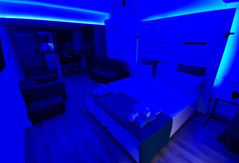 استودیوی استاندارد, Mariandry Apartments
