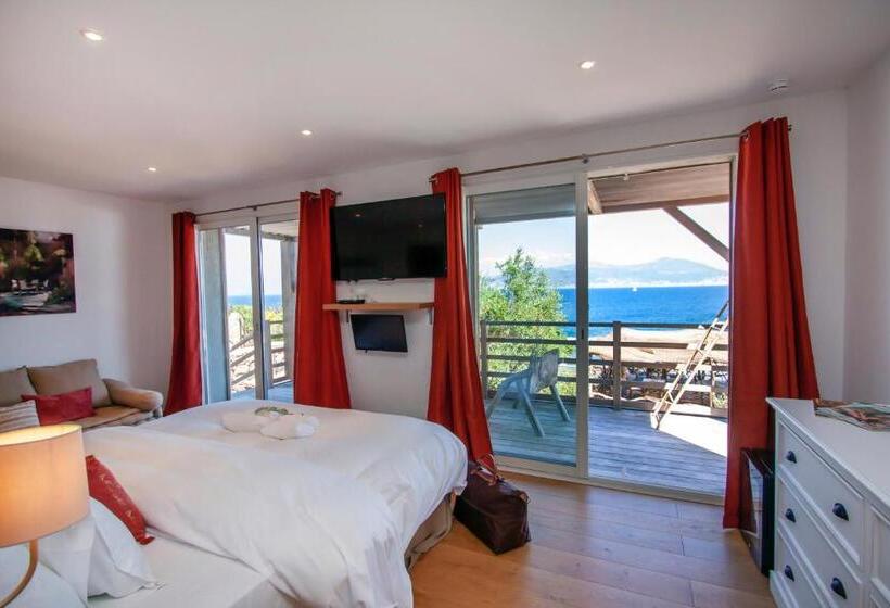 Номер Deluxe Вид на Море с Балконом, Villa Kirssis