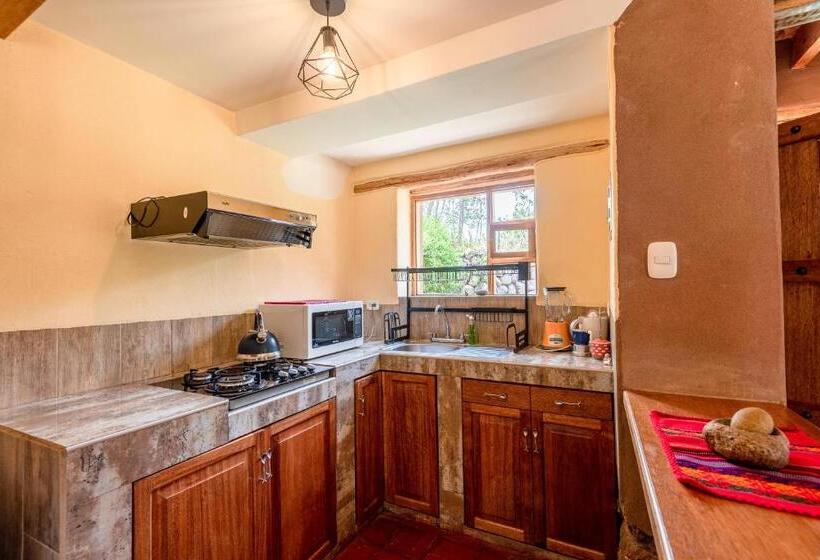 ویلای لوکس 1 خوابه, Unuwasi Hotel & Villa