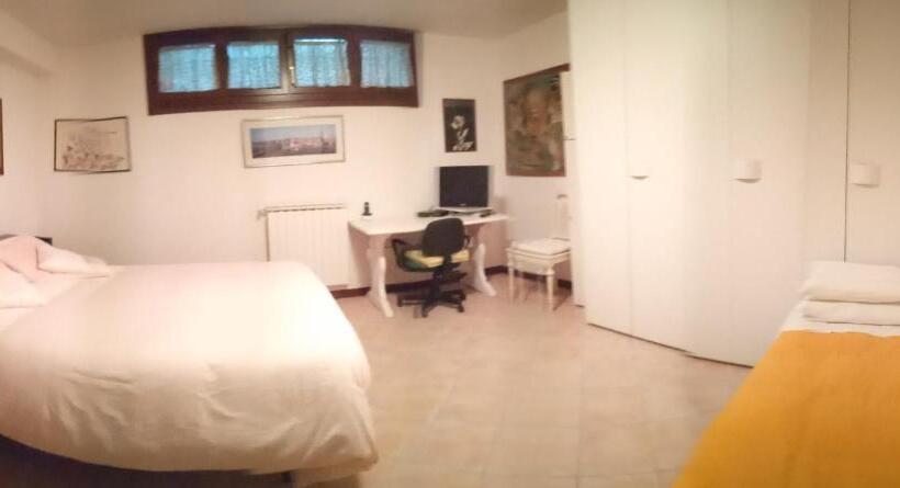 اتاق خانوادگی, Casa Di Amici