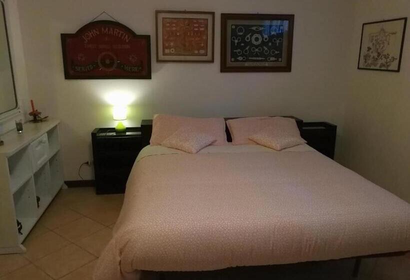 اتاق خانوادگی, Casa Di Amici