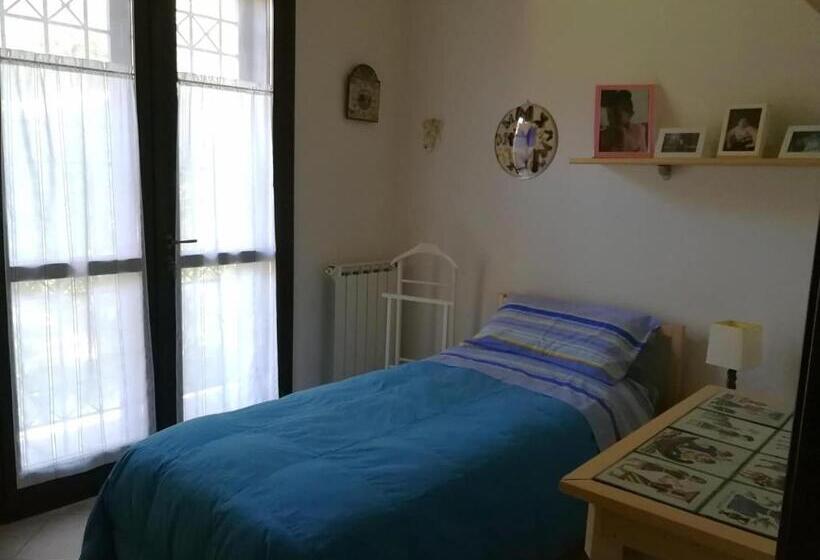 اتاق استاندارد یک نفره, Casa Di Amici