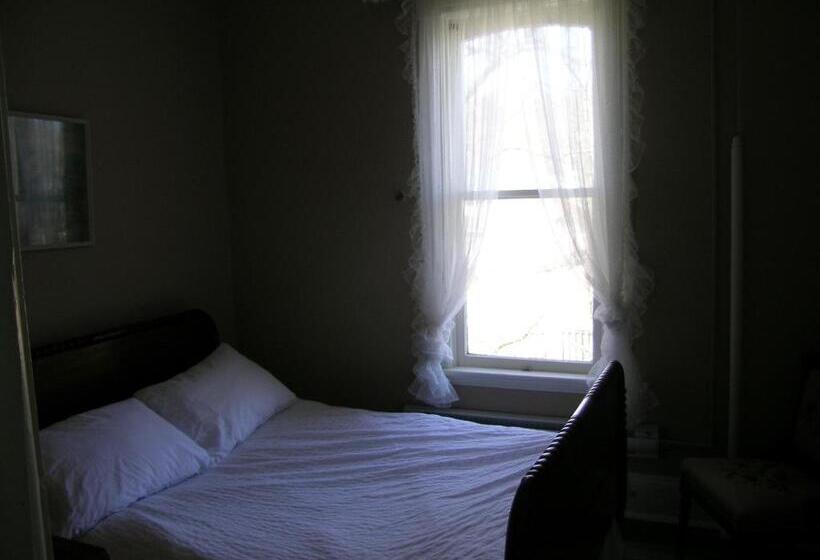 اتاق لوکس, Elsie J S Historic House