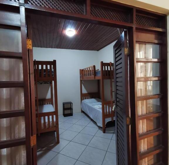 اتاق استاندارد چهار تخته, Sos Hostel