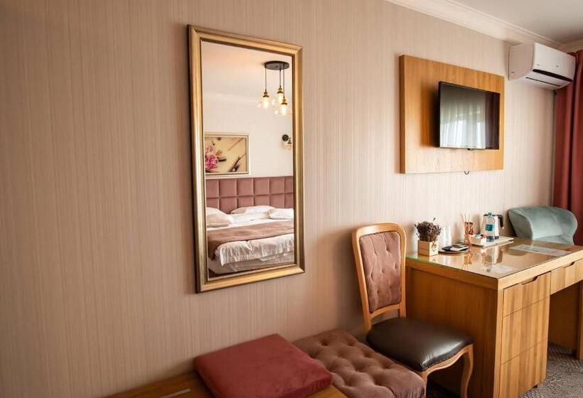 Superior room with lake view, Roser House Boutique   Pe Malul Lacului Colibita
