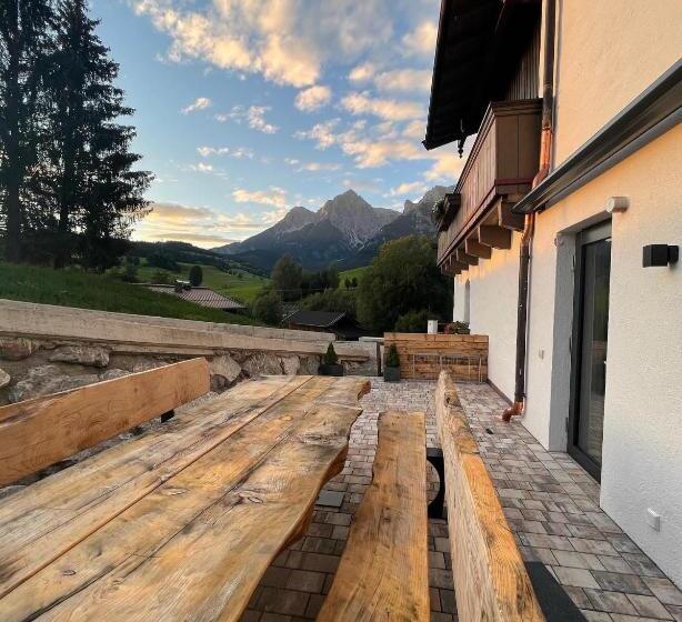 آپارتمان 1 خوابه با تراس, Chesa Montana