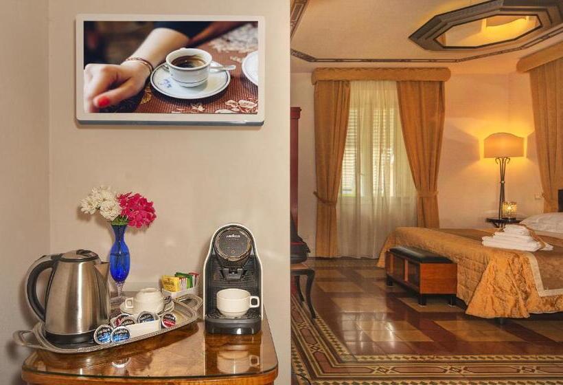 سوییت جونیور, Lucca In Azzurro Maison De Charme