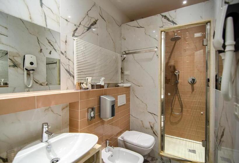 سوییت جونیور, Lucca In Azzurro Maison De Charme