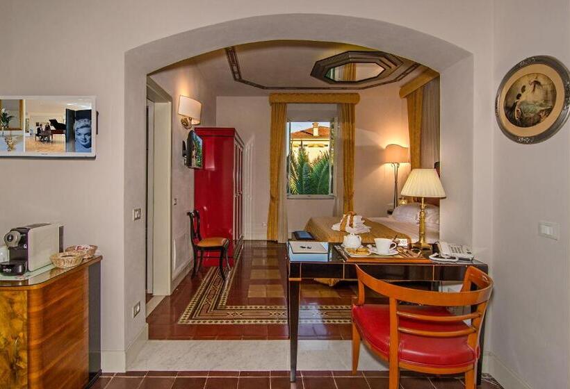 سوییت جونیور, Lucca In Azzurro Maison De Charme