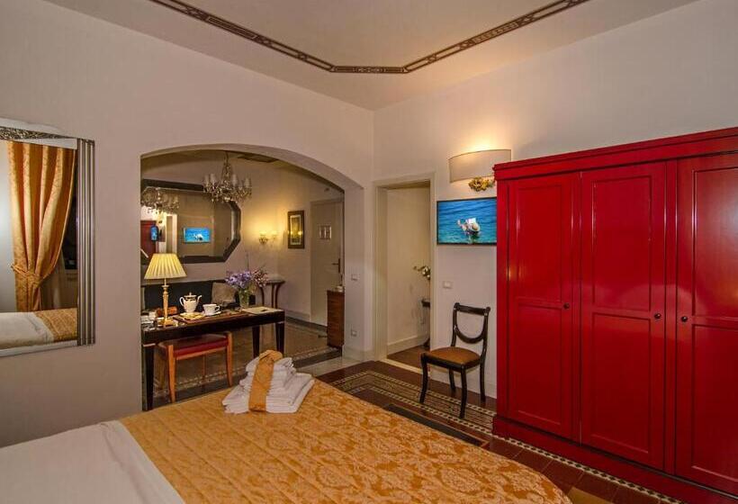 سوییت جونیور, Lucca In Azzurro Maison De Charme