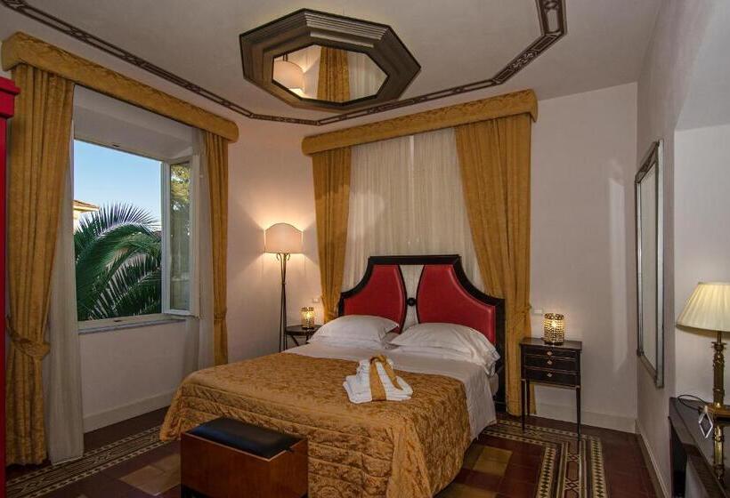 سوییت جونیور, Lucca In Azzurro Maison De Charme