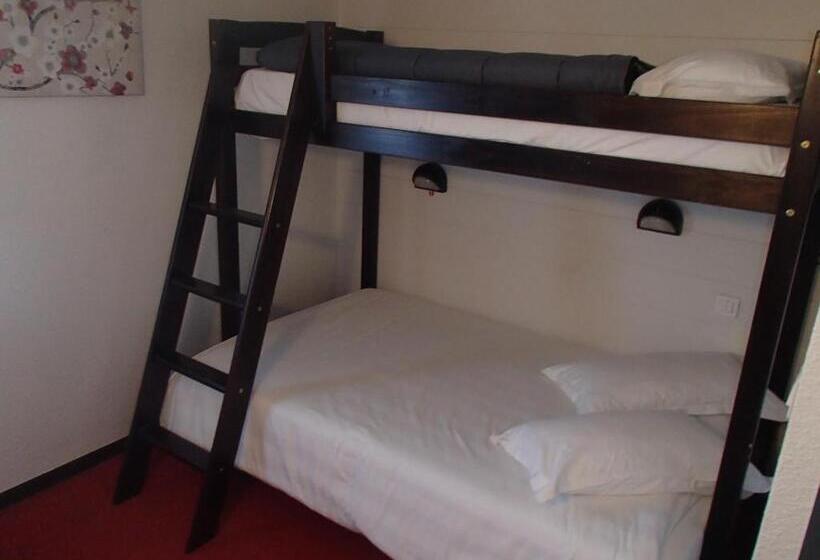 اتاق خانوادگی, Brit Hotel Essentiel Albi Parc Des Expos