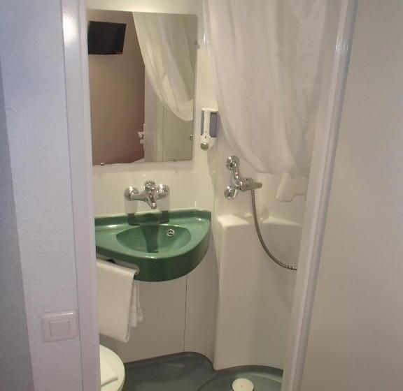 اتاق خانوادگی, Brit Hotel Essentiel Albi Parc Des Expos