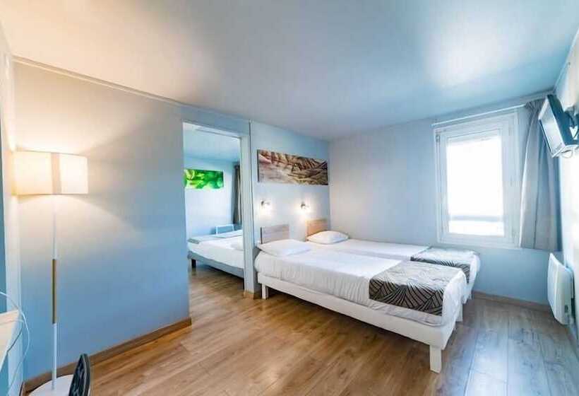 اتاق استاندارد چهار تخته, Brit Hotel Macon Nord Autoroute Du Soleil