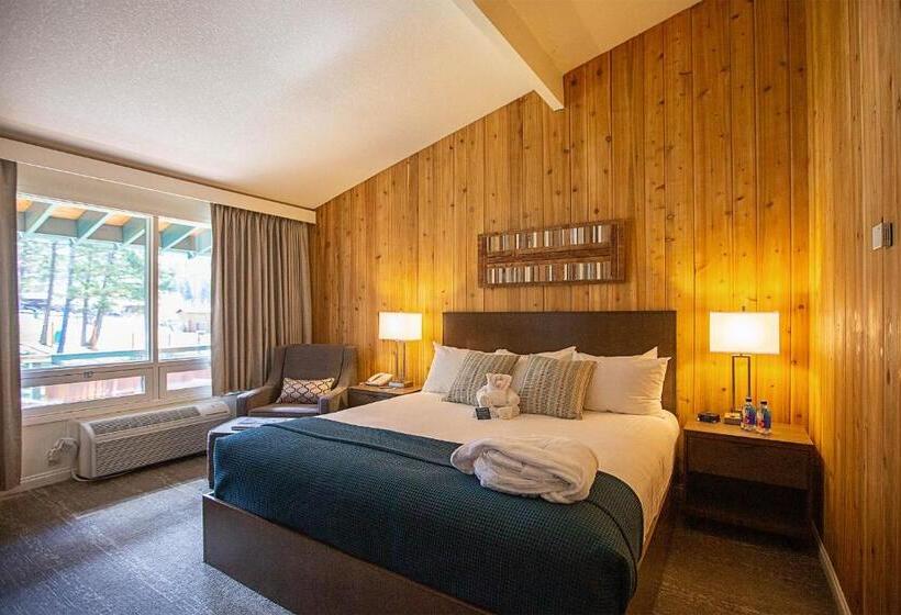 اتاق لوکس با تخت بزرگ, Fairmont Hot Springs Resort