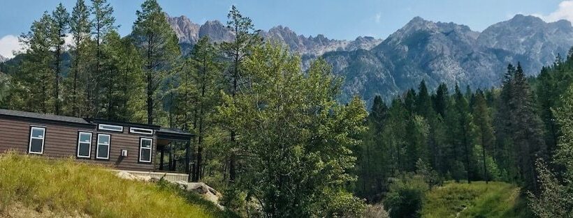 کلبه دلوکس, Fairmont Hot Springs Resort