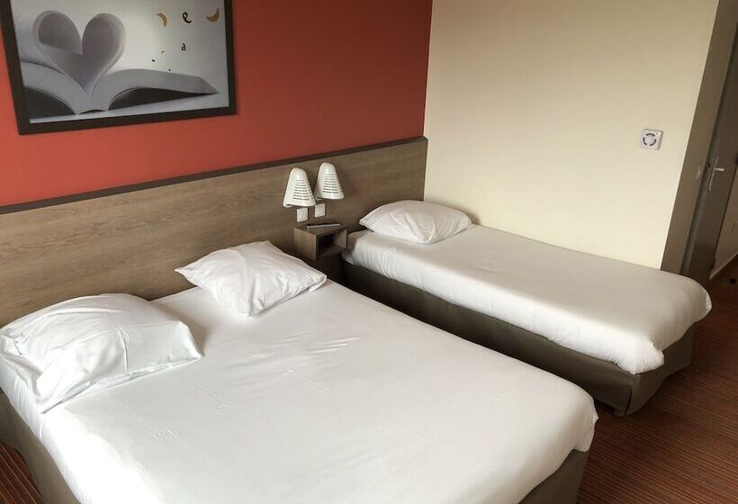 Quarto Triplo Estandar, Ace Hotel Poitiers