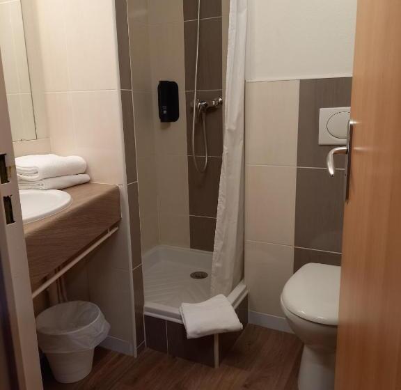 اتاق خانوادگی, B&b Hotel Saint Etienne Monthieu