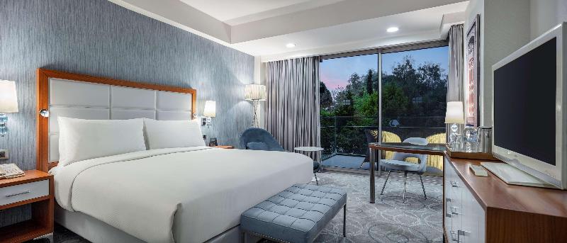 اتاق استاندارد با تخت بزرگ, Doubletree By Hilton  Kusadasi