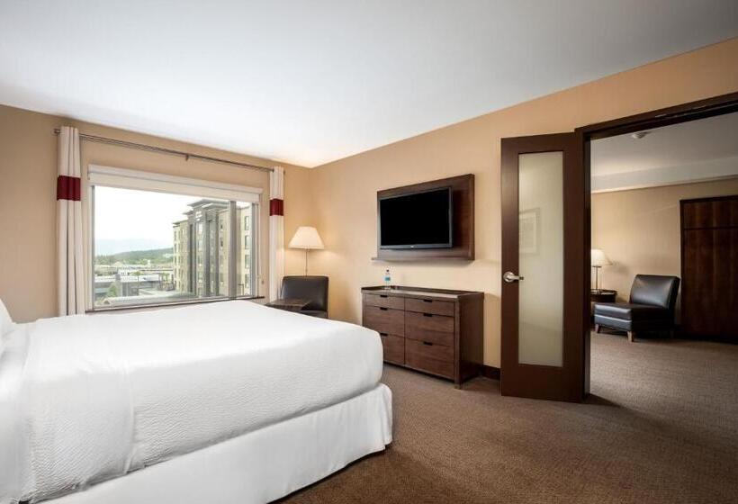 Suite Deluxe Letto King, Four Points By Sheraton Kelowna Airport