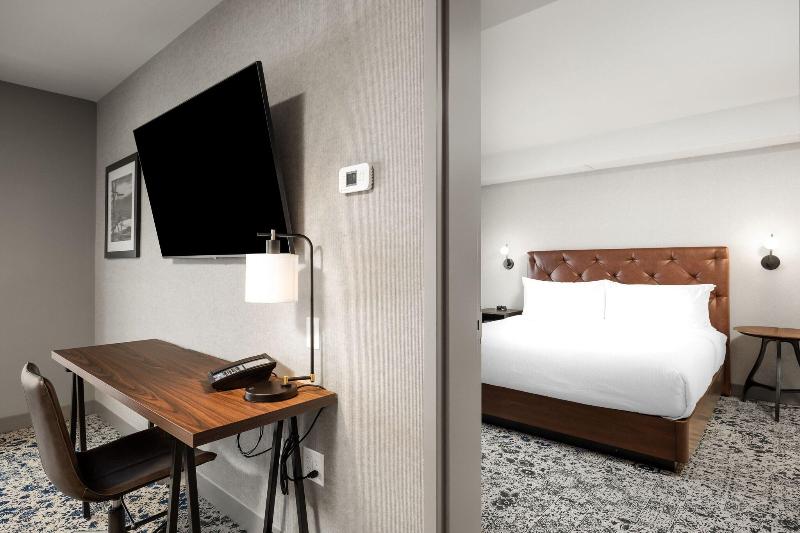 Suite Letto King, Four Points By Sheraton Kelowna Airport