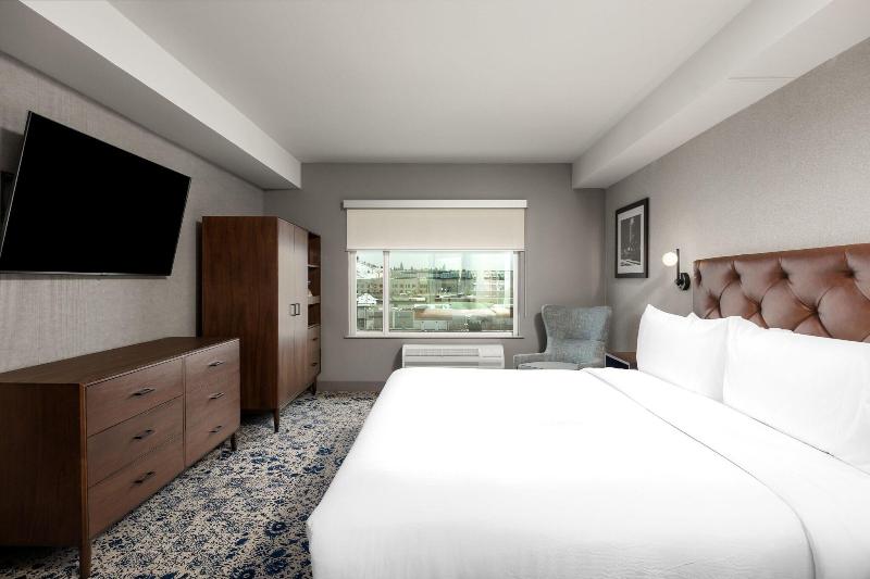 Suite Letto King, Four Points By Sheraton Kelowna Airport