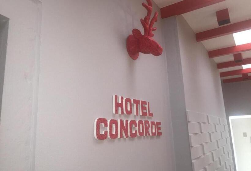اتاق استاندارد سه نفره, Hôtel Concorde