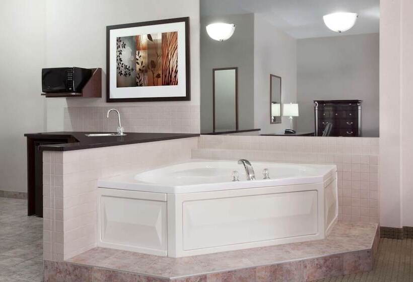 سوئیت پرزیدنت, Ramada By Wyndham Weyburn