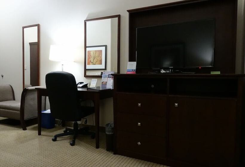 سوییت, Ramada By Wyndham Weyburn
