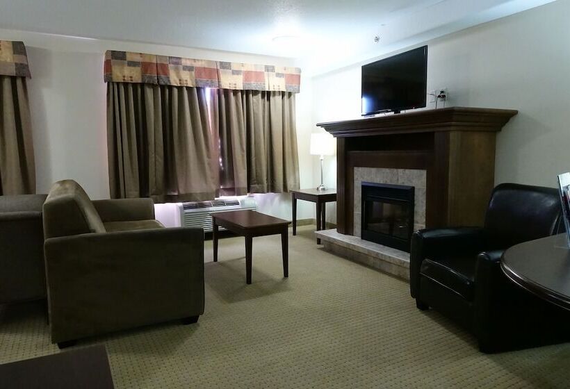 Suite, Ramada By Wyndham Weyburn