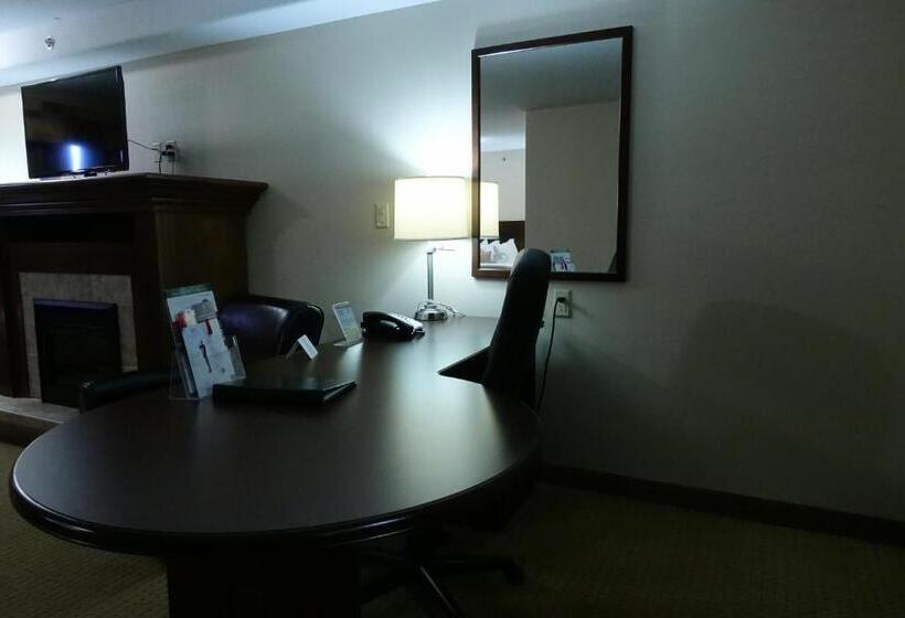 سوییت, Ramada By Wyndham Weyburn
