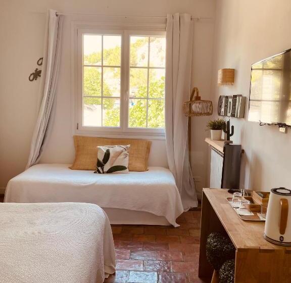 Standard Triple Room Garden View, & Spa De La Plage  Mahogany