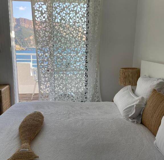 Suite Sea View, & Spa De La Plage  Mahogany