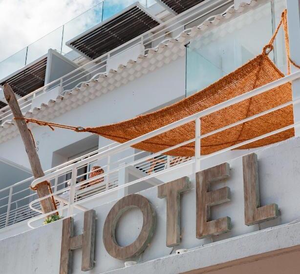 Standard Room Sea View with Balcony, & Spa De La Plage  Mahogany