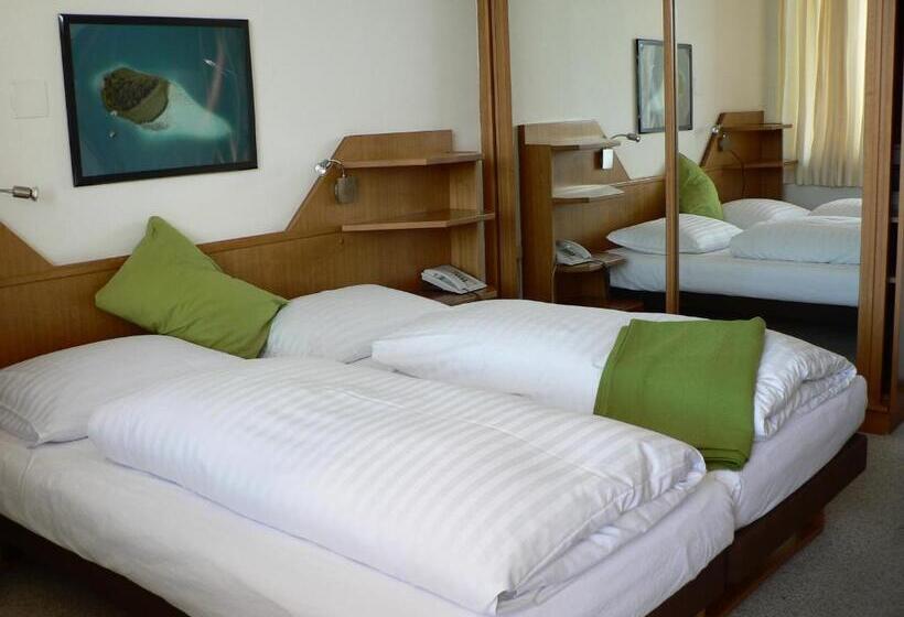 اتاق استاندارد با بالکن, Tennis & Yacht Hotel Velden