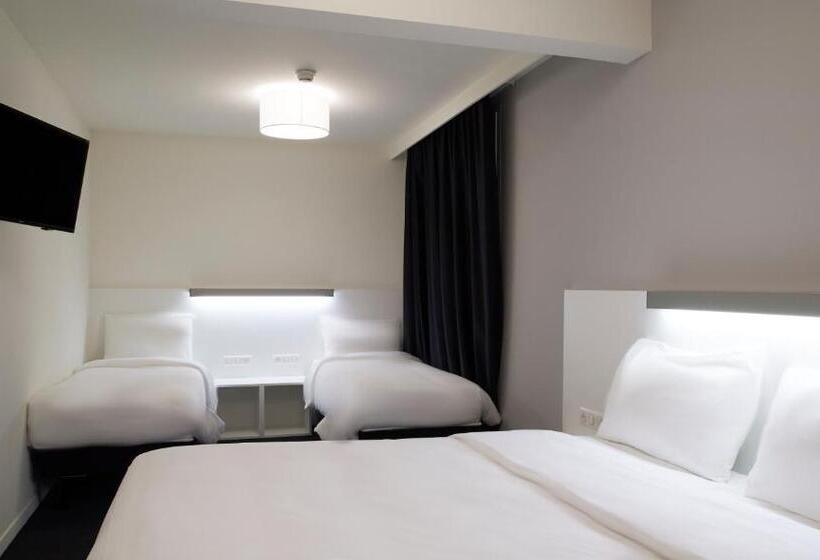 اتاق استاندارد چهار تخته, Le Nex Hotel Tarbes 