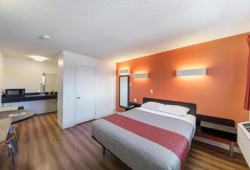 اتاق لوکس, Motel 6 Cranbrook, Bc