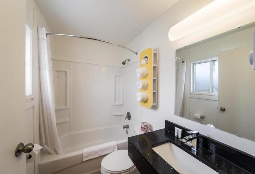 اتاق لوکس, Motel 6 Cranbrook, Bc