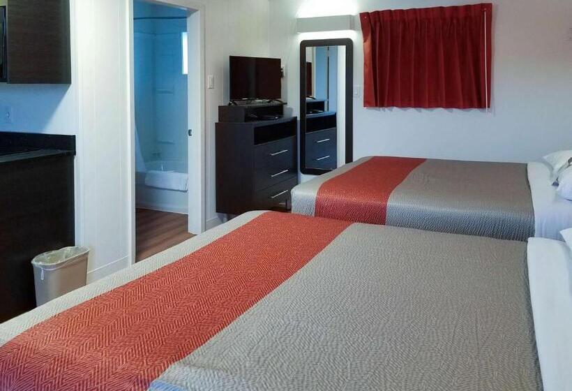 سوییت, Motel 6 Cranbrook, Bc